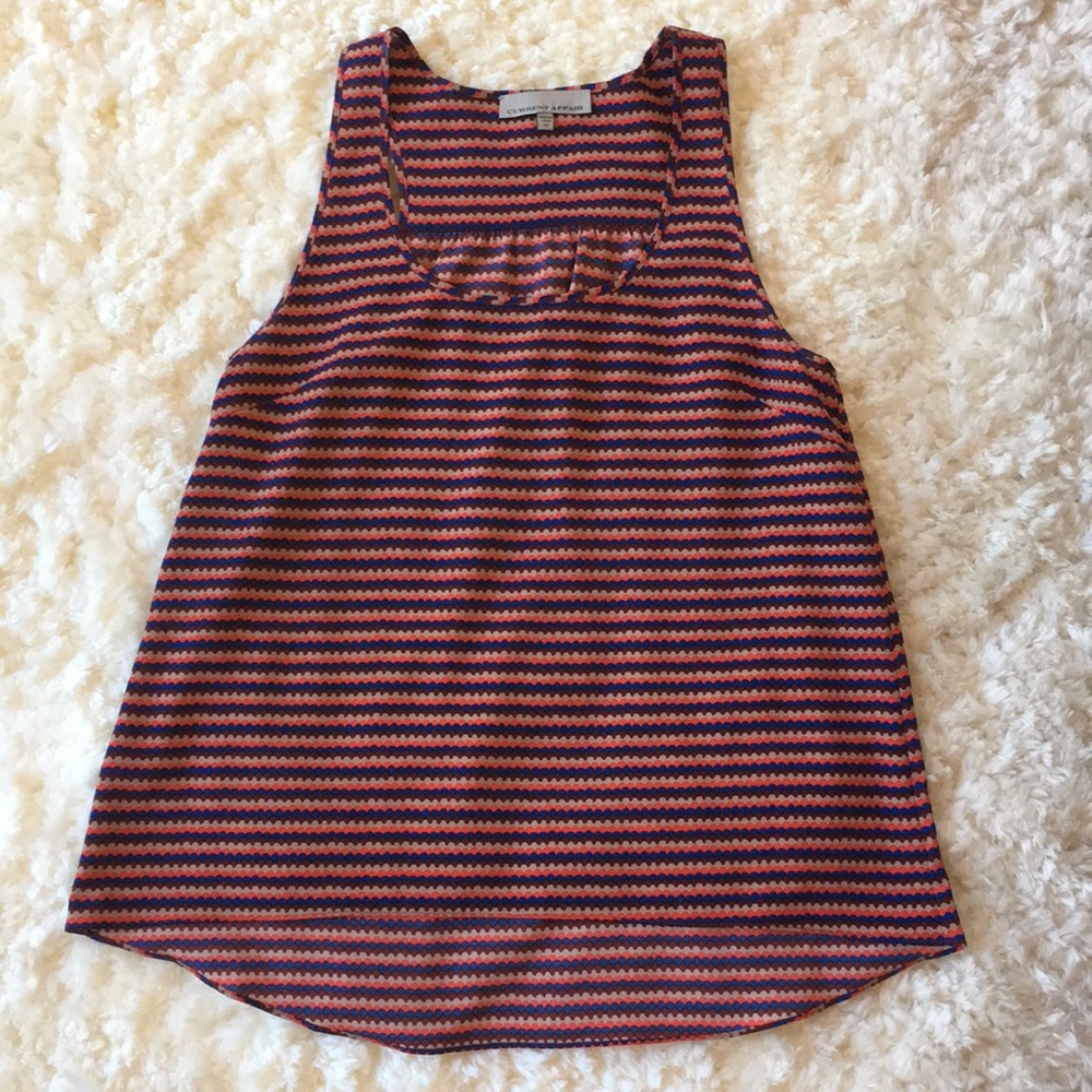 T-back geometric print blouse, hi/lo hem, size M